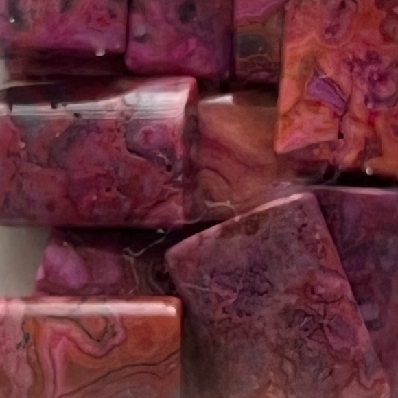 Assortment of fushia shades gemstone and glass beads - Picture 5 of 10